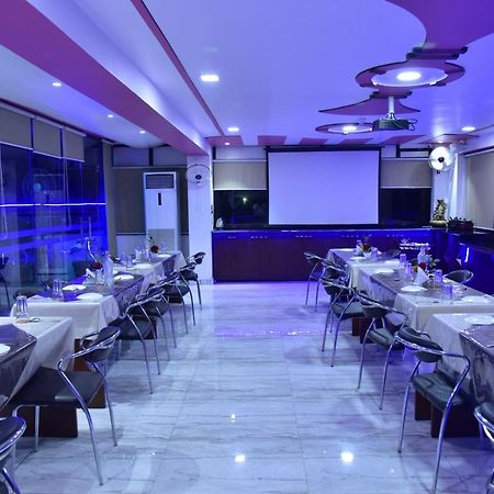 Hotel Le Leisure Prayagraj Exterior foto